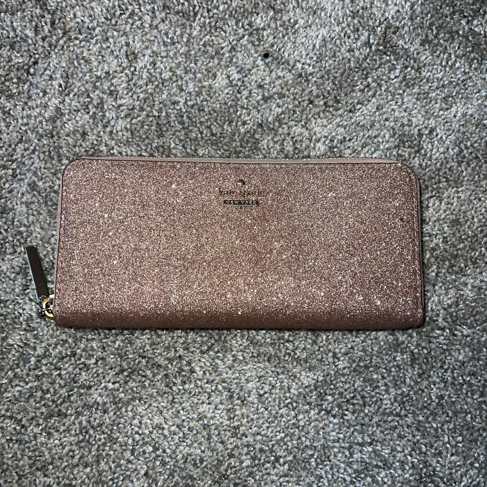 Kate Spade Brown Wallet with Sleek Design and Quality Craftsmanship